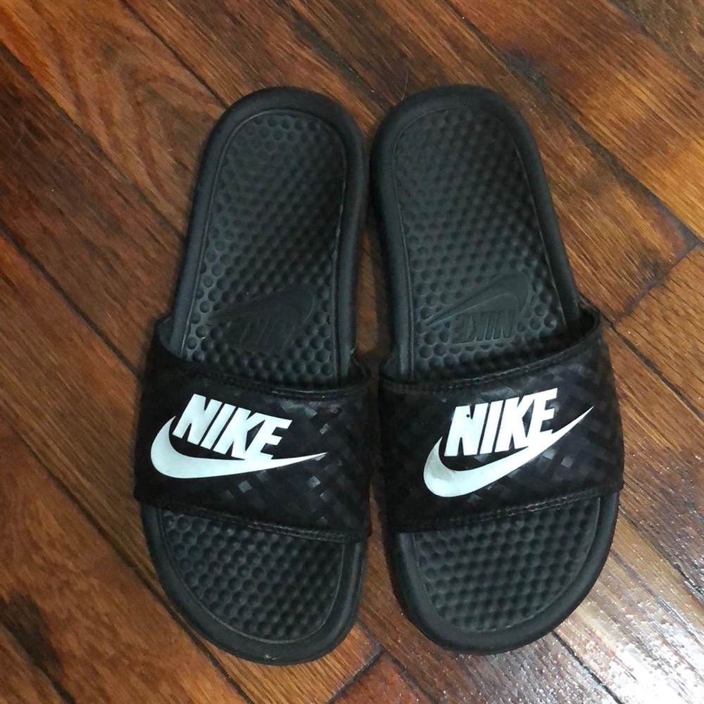 Nike slides size 6